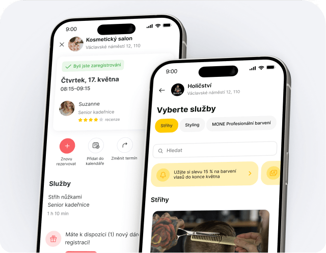 Dvě obrazovky iPhonu vedle sebe, na nichž je zobrazena aplikace pro kadeřnictví a holičství s nabídkou služeb, vyhledáváním a propagačním bannerem (s vyznačenými službami „Stříhání“).