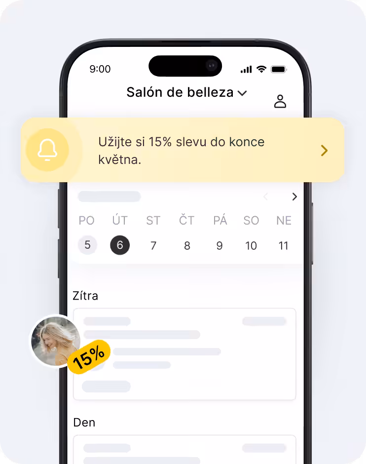 Obrazovka mobilní aplikace zobrazující Beautyspace se žlutým slevovým bannerem, kalendářem a avatarem uživatele s oznámením o slevě v podobě odznaku s číslem 15 | altegio | altegio
