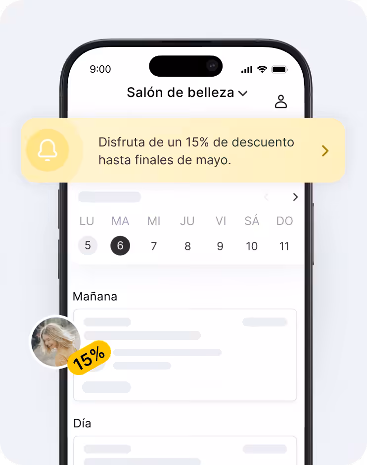 Pantalla de una aplicación móvil en la que se muestra «BeautySpace» con un banner amarillo de descuento, un calendario y el avatar de un usuario con una notificación de descuento que muestra un icono con el número 15 | altegio | altegio